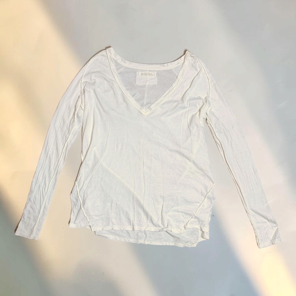 We The Free V-Neck Long Sleeve Tee White Size S Boho Basic